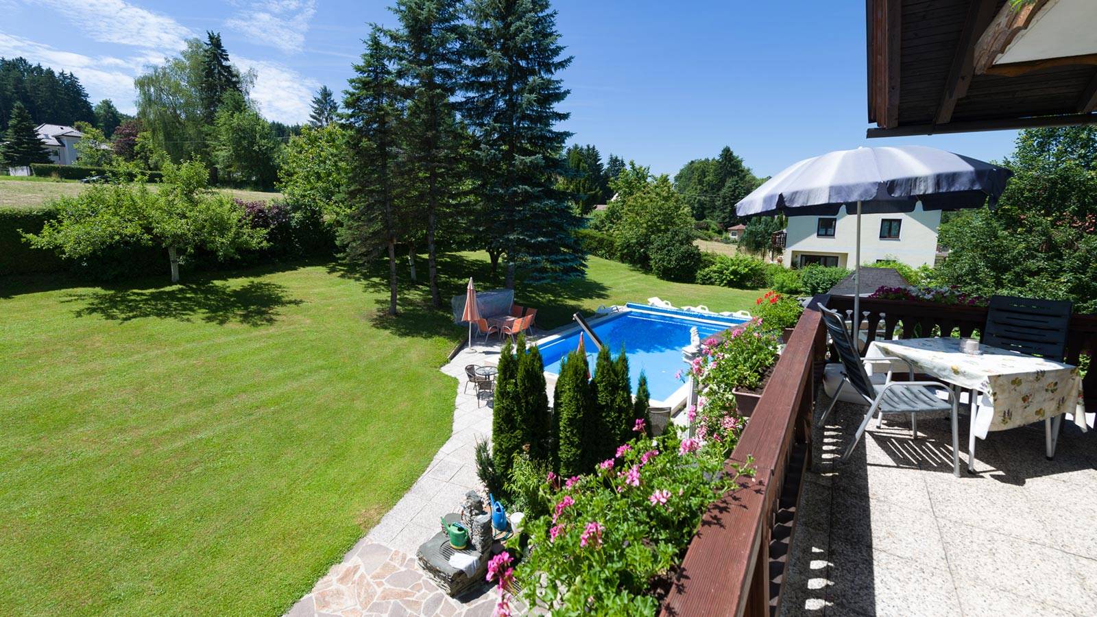 apartment-flieder-balkon-1