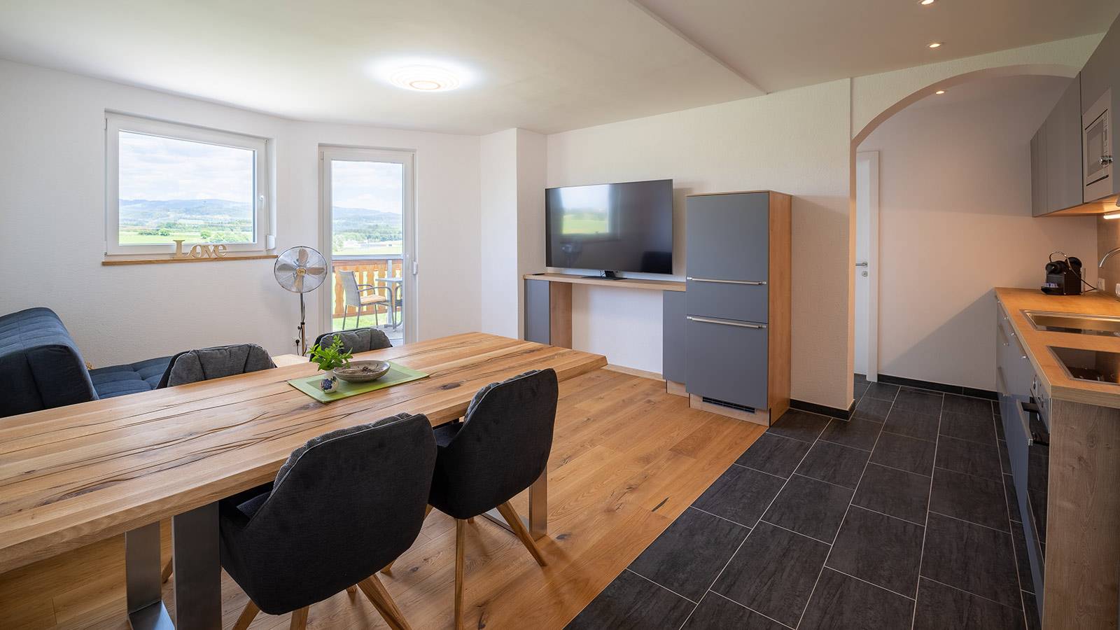 apartment-Iris-wohnkueche-1